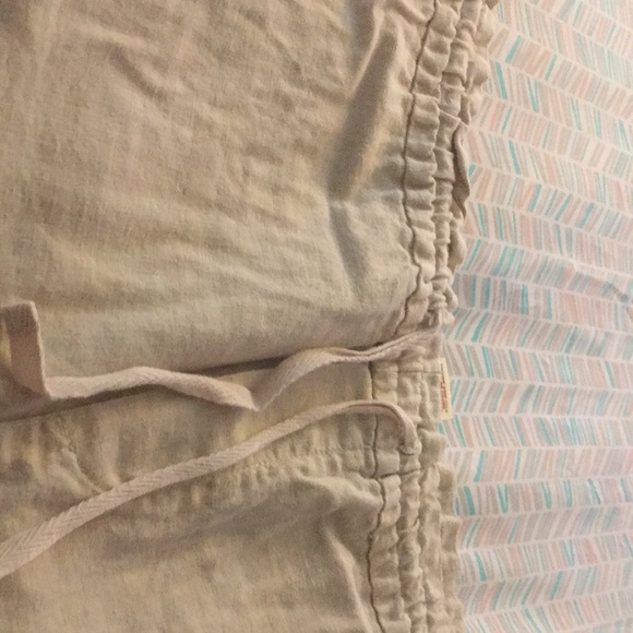 Cream cargo shorts - Picture 3 of 9